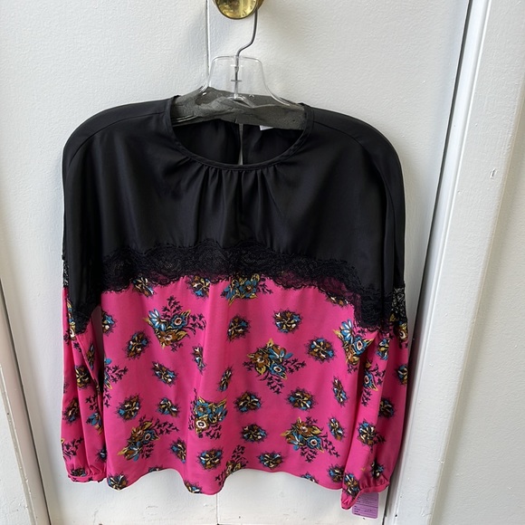 Red Valentino silk print lace trim blouse with back button worn once - Picture 4 of 8